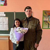 Военные связисты поздравили учителей с наступающим праздником