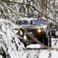 Военнослужащие 5 обрСпН отрабатывают навыки вождения легкобронированной техники на бронеавтомобилях «Дракон»