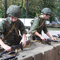 Занятия по огневой подготовке с курсантами Военной академии Республики Беларусь