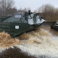 Тактико-специальные занятия по наведению мостовой переправы через реку