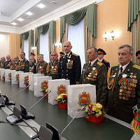 «И снова май...»