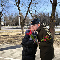 «Подари цветы женщинам»!