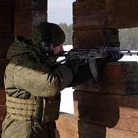 Занятия по огневой подготовке с гвардейцами 120 омбр