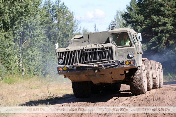 В 72 ОУЦ продолжаются практические занятия по вождению машин