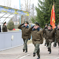 В 83 оиаэп состоялся ритуал прощания командира с Боевым Знаменем