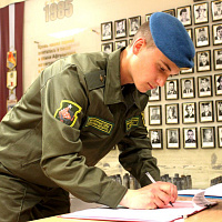 Военнослужащие 5 обр СпН приняли Кодекс чести защитника Отечества