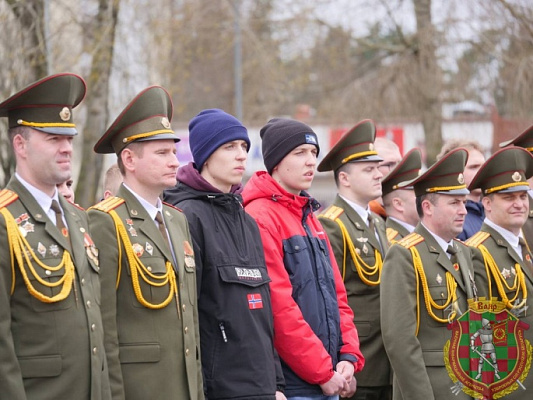 На службу ратную