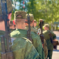 Торжественное вручение оружия в 188 ибр
