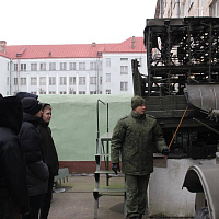 На военных факультетах в гражданских вузах прошли дни открытых дверей