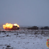 Огонь, батарея! Огонь, дивизион!