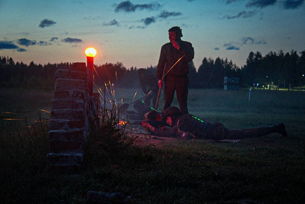 Военнослужащие 36-й дорожно-мостовой бригады отработали навыки стрельбы в ночное время