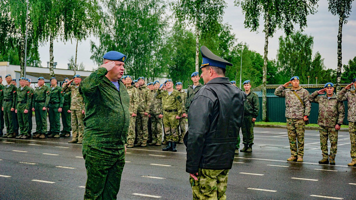 Церемония открытия испытания на право ношения нагрудного знака «Доблесть и мастерство»
