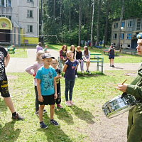 Витебские десантники посетили детский оздоровительный лагерь «Липки»