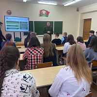 Военные связисты пришли в гости к школьникам 