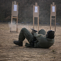 И в ход пускают пистолет