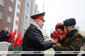 Военнослужащим Осиповичского гарнизона вручили ключи от арендных квартир