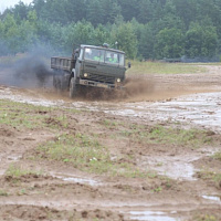 На максимально возможных скоростях