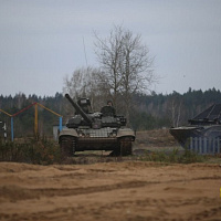 Продолжают выполнять задачи