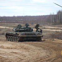 Штатным артиллерийским — в цель!