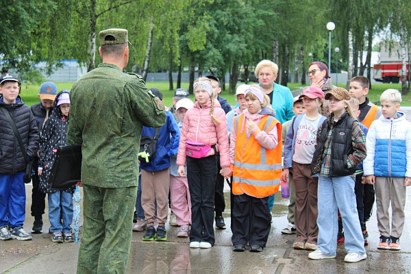 Школьники посетили 61 иаб 