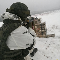 Учатся гвардейцы