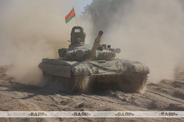 На танкодроме 72 ОУЦ прошли занятия по вождению