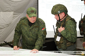 Министр обороны Беларуси заслушал доклады должностных лиц на командных пунктах СЗОК и ЗОК