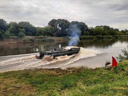 Занятие по преодолению водной преграды с военнослужащими 72 ОУЦ
