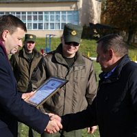 А ну-ка, сыновья и папы!