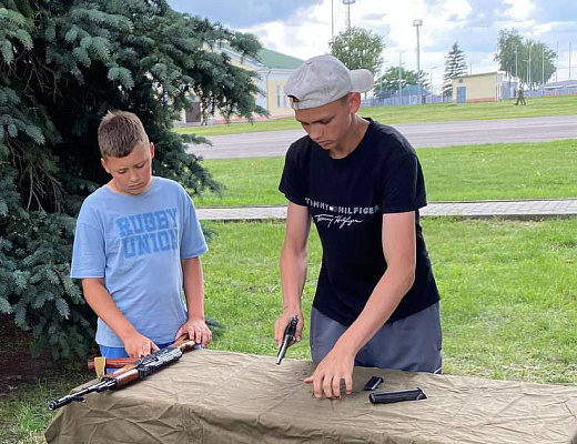 Продолжает работу военно-патриотический лагерь «Юность»