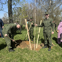 Военнослужащие НИИ Вооружённых Сил приняли участие в военно-патриотическом субботнике