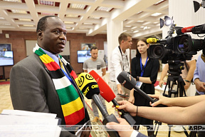 «Мы поддерживаем прогрессивное движение за борьбу против неофашизма и неонацизма» «Мы поддерживаем прогрессивное движение за борьбу против неофашизма и неонацизма»