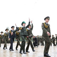 В звездный путь, офицеры!