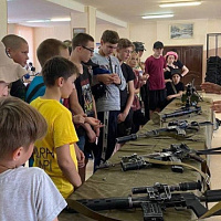 В рамках военно-патриотического воспитания