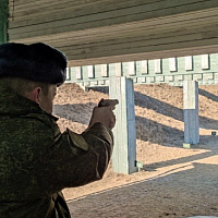 Стреляют зенитчики