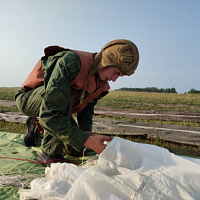 Витебские десантники совершили прыжки с парашютом