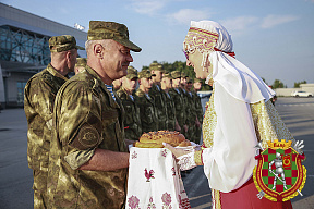 «За вашими плечами — честь всех разведчиков страны»