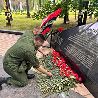 Военнослужащие почтили память погибших в годы Великой Отечественной войны