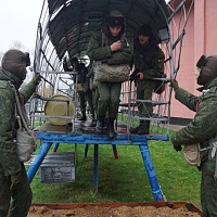 Военнослужащие нового пополнения продолжают постигать основы военного дела