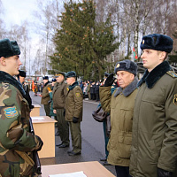 Служите достойно!