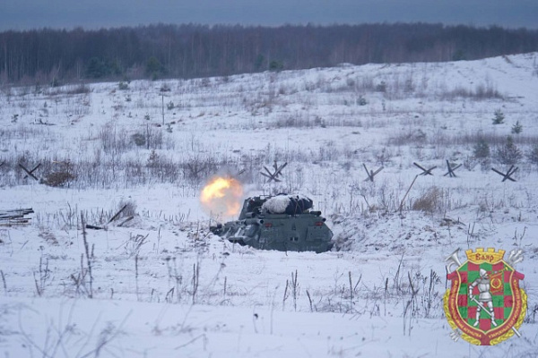 Гвардейцы совершили марш