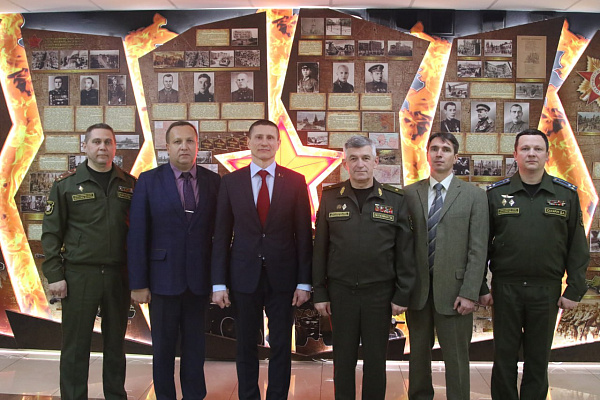 Военная академия приняла почётных гостей