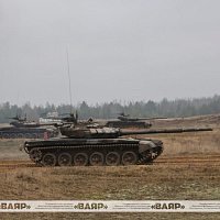 Танкисты 6 омбр выполняют упражнение контрольных стрельб штатным артиллерийским выстрелом