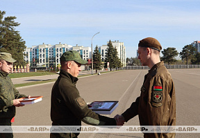 В 6 омбр состоялось чествование военнослужащих, выслуживших установленные сроки срочной военной службы