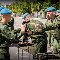 Торжественные церемонии вручения оружия и военной техники