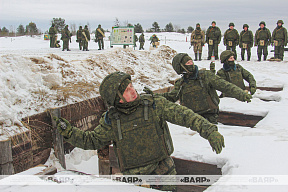 Занятия с офицерами запаса, призванными в воинские части ЗОК в рамках комплексной проверки боеготовности Вооружённых Сил