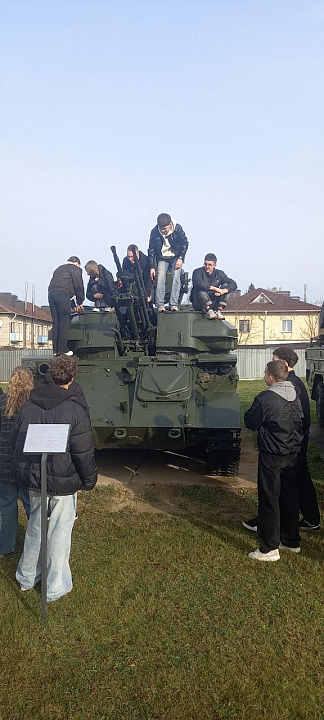 Учащиеся 11-х классов посетили 25-й арсенал РАВ