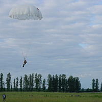 Витебские десантники совершили прыжки с парашютом с самолета АН-2