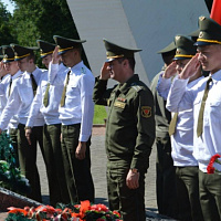 Товарищи офицеры!