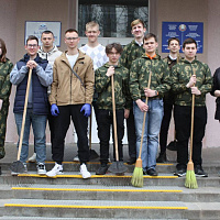 Навели порядок на территории памятника